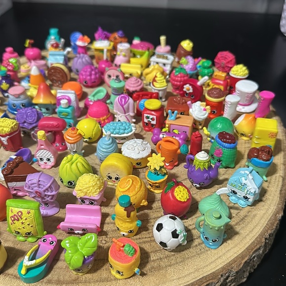 114 Shopkins Colorful Miniature Toy Set Bundle - Some Rare - Picture 2 of 3